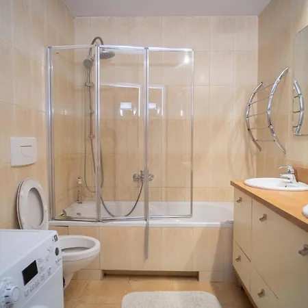 בית הארחה Pokoje Nowiniarska Nf ורשה